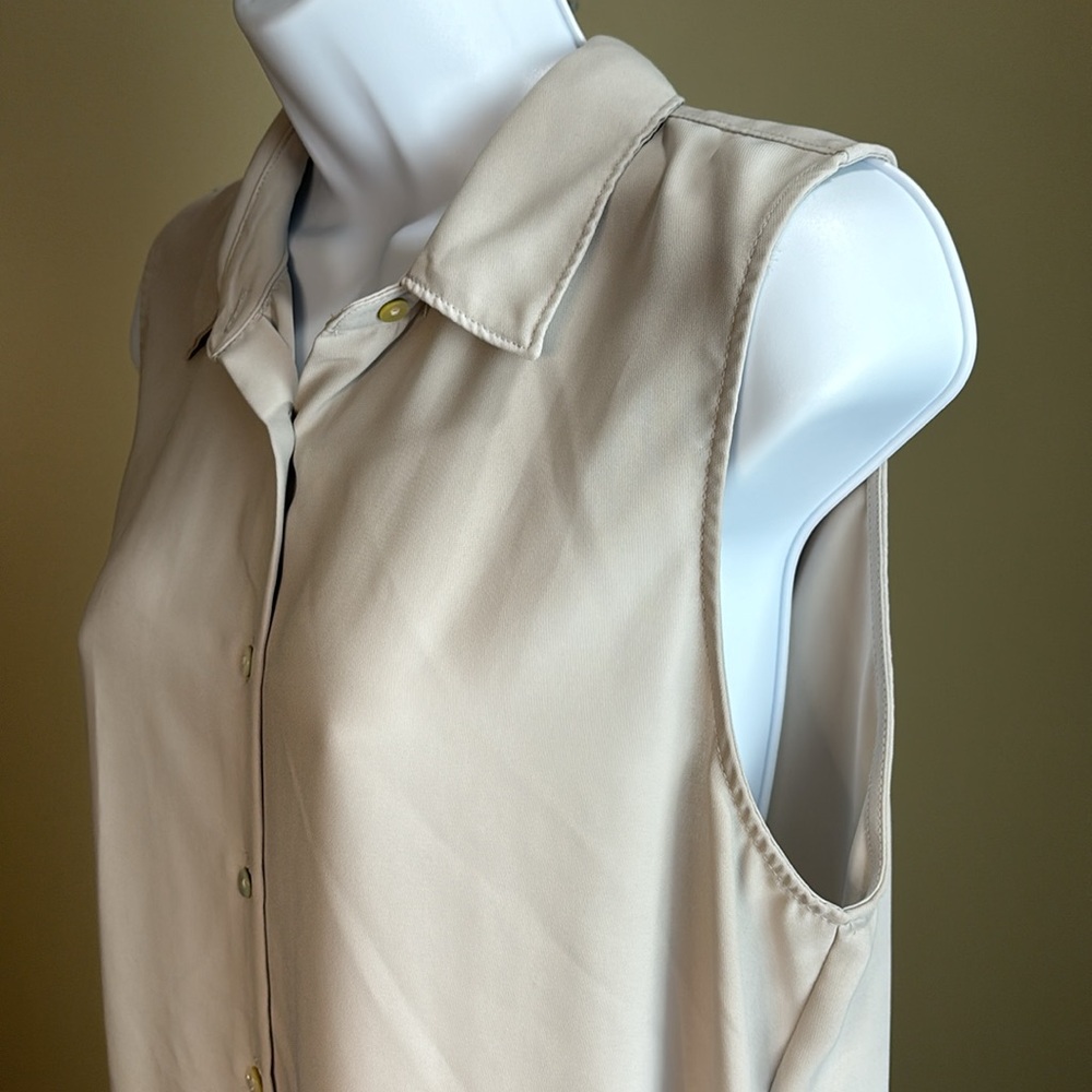 Sleeveless blouse - Picture 6 of 8